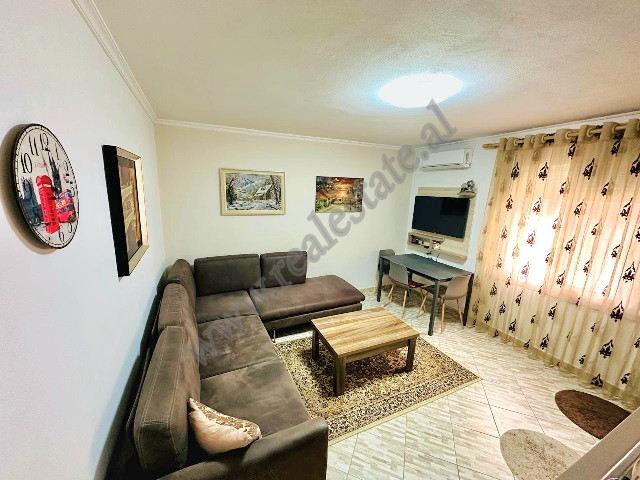 Apartament 1+1 me qira prane Gjimnazit Petro Nini Luarasi ne Tirane